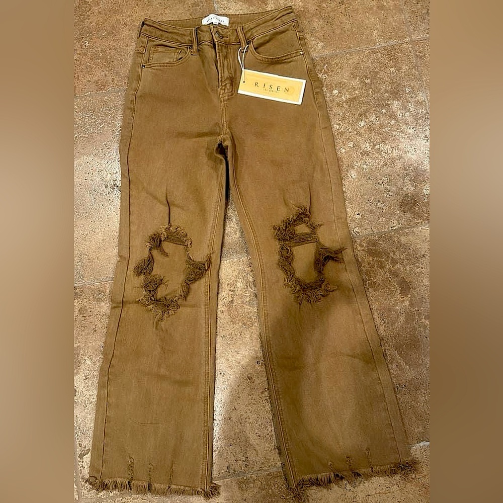 Risen High Rise Straight Leg Jeans in Size 3.